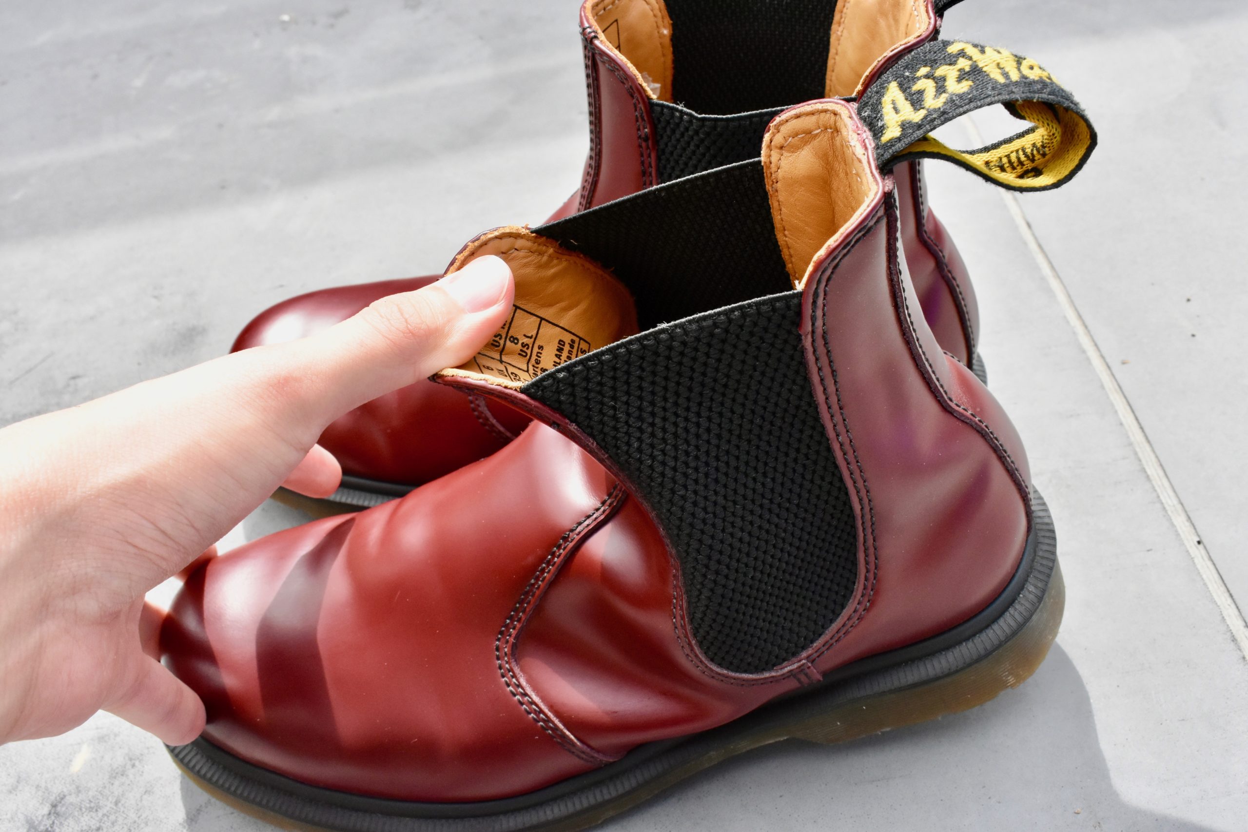 ドクターマーチンチェルシーブーツを購入して15ヶ月が経ちました レビュー